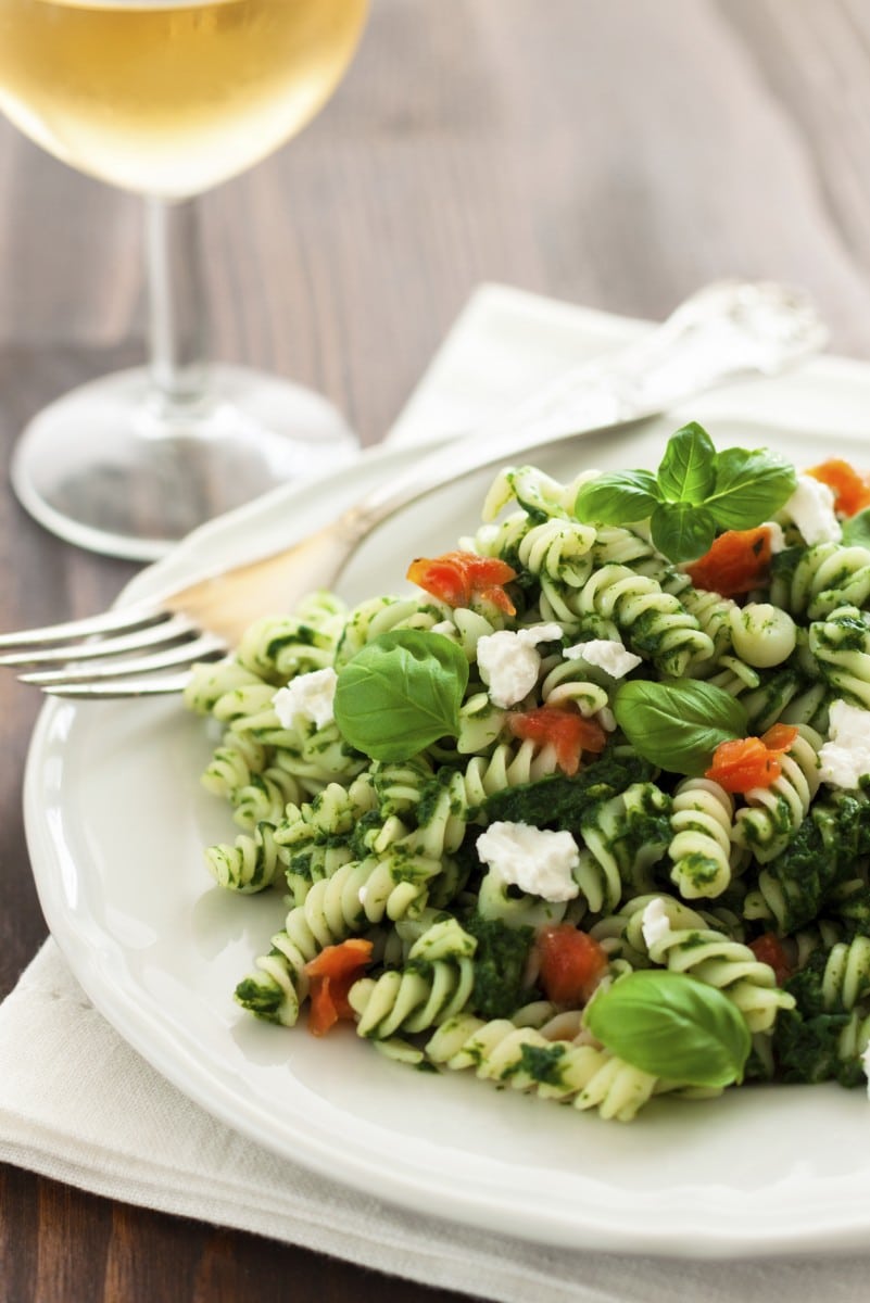 Spinach and Basil Pesto Pasta Salad | Share the Pasta