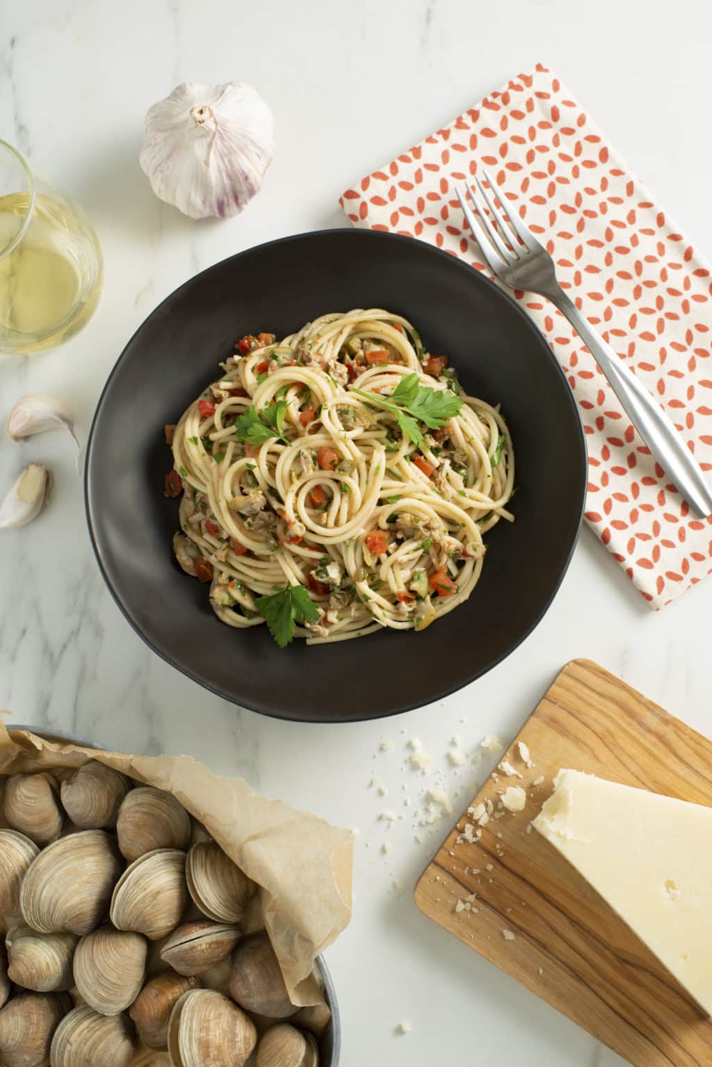 Clam and Tomato Spaghetti Aglio e Olio | Share the Pasta
