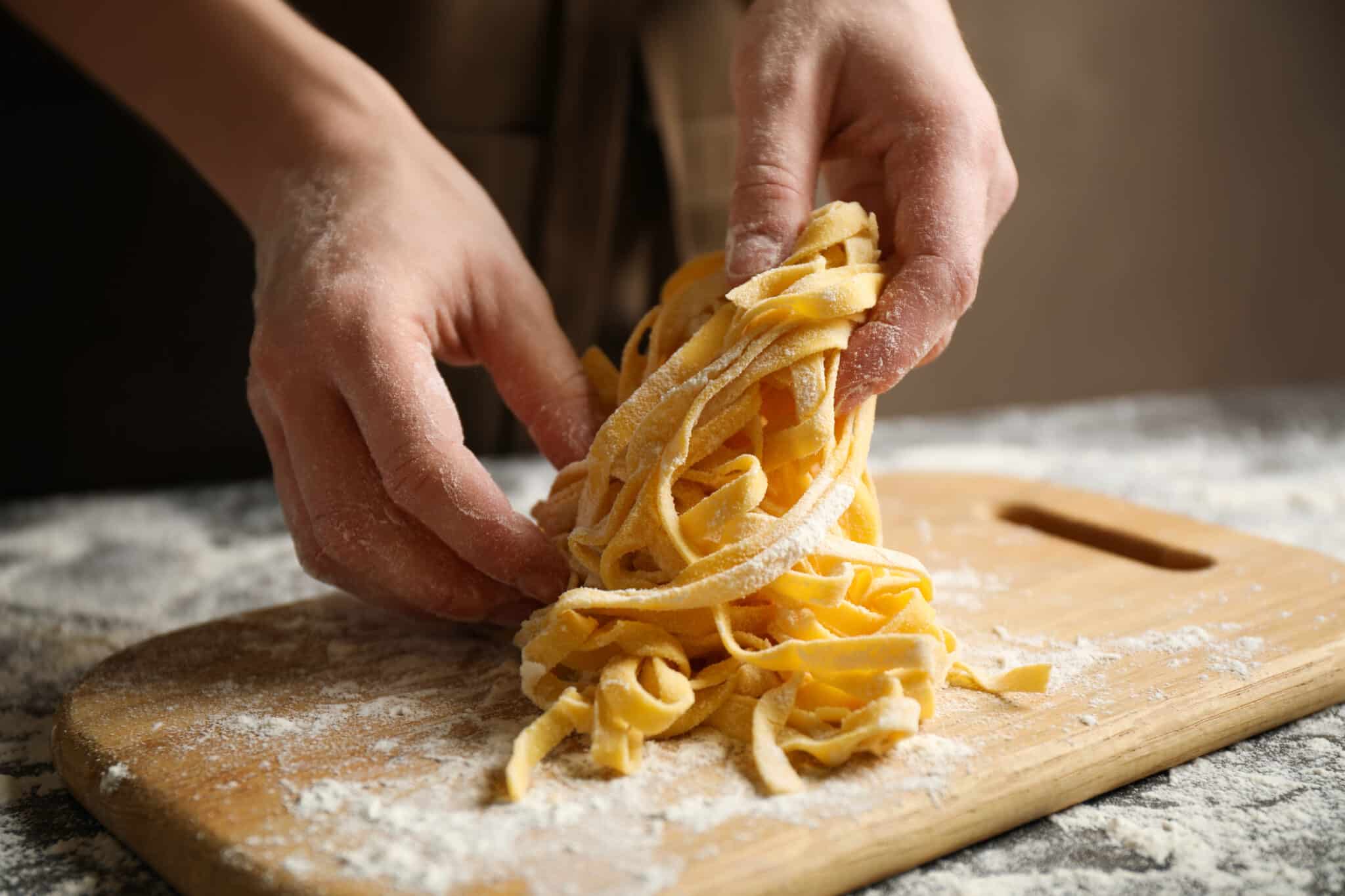 NPA シェフのロザリオ・デル・ネロが Foodie.com の記事「専門家によると、生パスタを準備する際の 22 の間違い」で紹介されました。